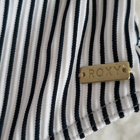 Roxy One-piece Ruffle Trim Swimsuit - Picture 5 of 12